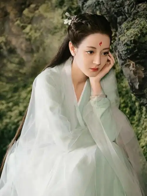 热巴这几套古装造型真的太适合她了