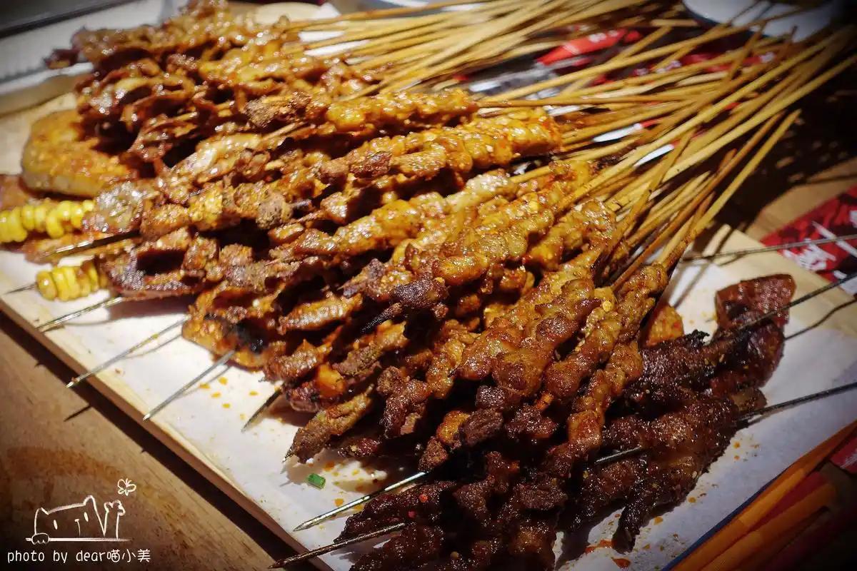 厦门最火烧烤又开新店串串和猫一起撸宵夜喝酒好去处