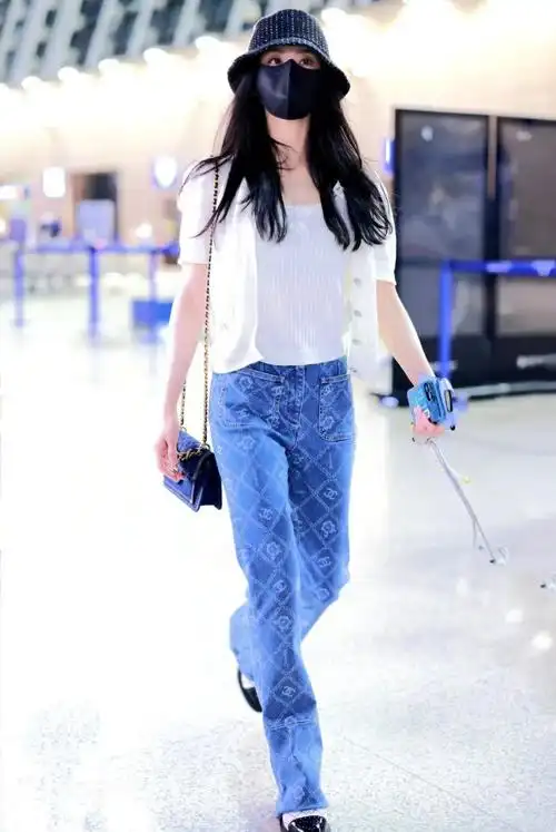 上短下高 叠穿分层,突出造型层次更显高刘诗诗从小学习芭蕾舞,身高