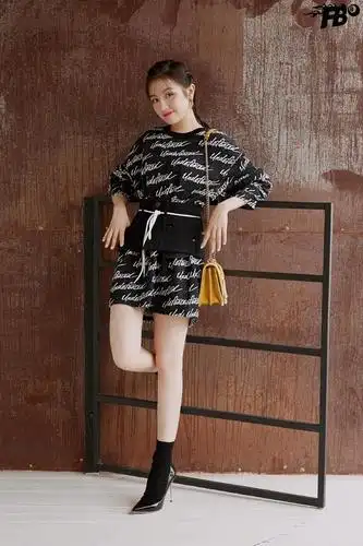 8.24 李兰迪(宣传照)