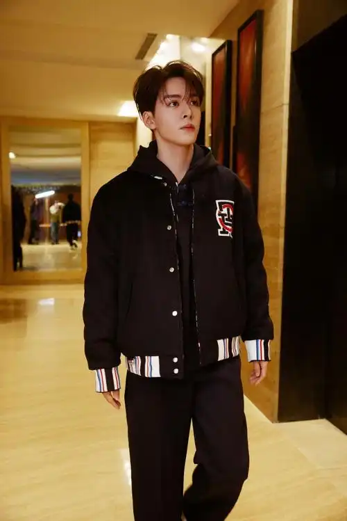 曾舜晞出图##微博之夜好多人啊