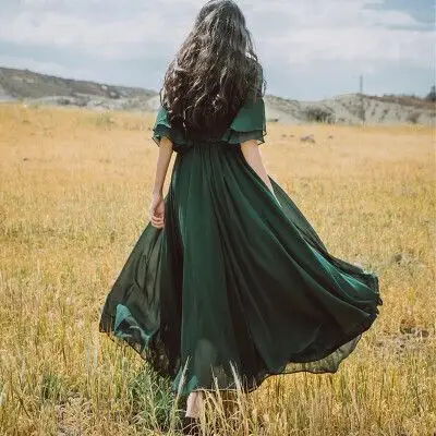 长发长裙 背影女头像 by:李倩