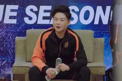 亲爱的热爱的之毕东然人到中年是否就该放弃梦想