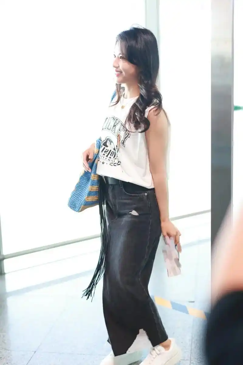 机场图出发07#刘涛 @抖音小助手 @dou 小助手 - 抖音