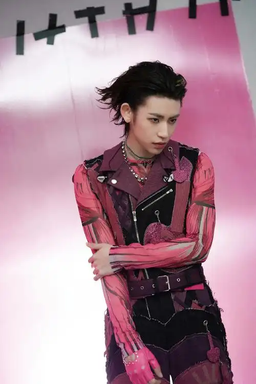 emotionalworldicon##小鬼王琳凯成都演唱会##emotionalworld