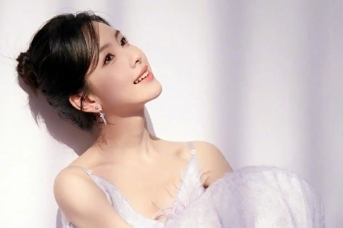 快戳进来揭秘吧![原文:苏有朋选陈都灵演《左耳》.