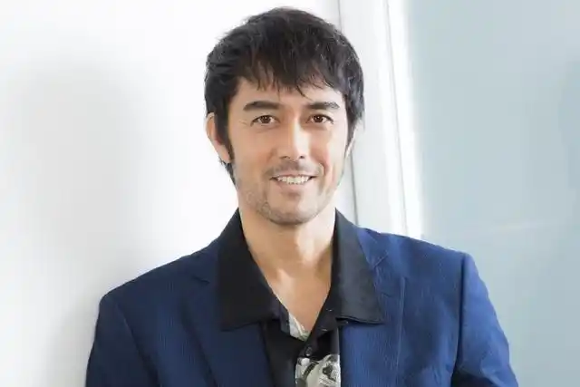 确定真的没混血吗盘点9位日本浓颜系男星深邃五官男人味爆发