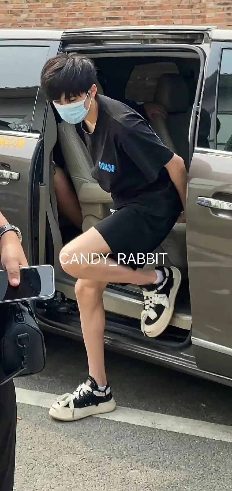 盆盆.#宋亚轩 救命这腿谁看了不会爱啊01#妈呀太香了 #宋 - 抖音