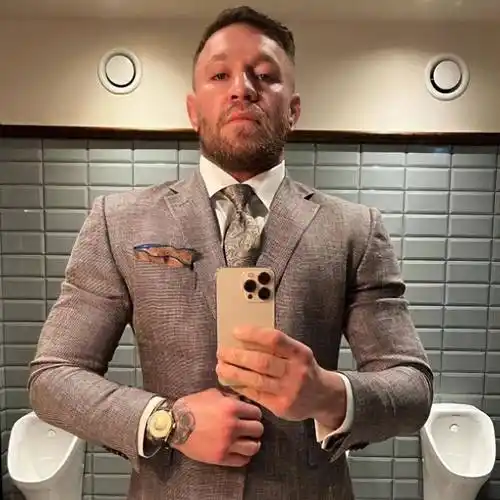 厉害!直接拖到厕所_康纳·麦格雷戈_热火队_女性