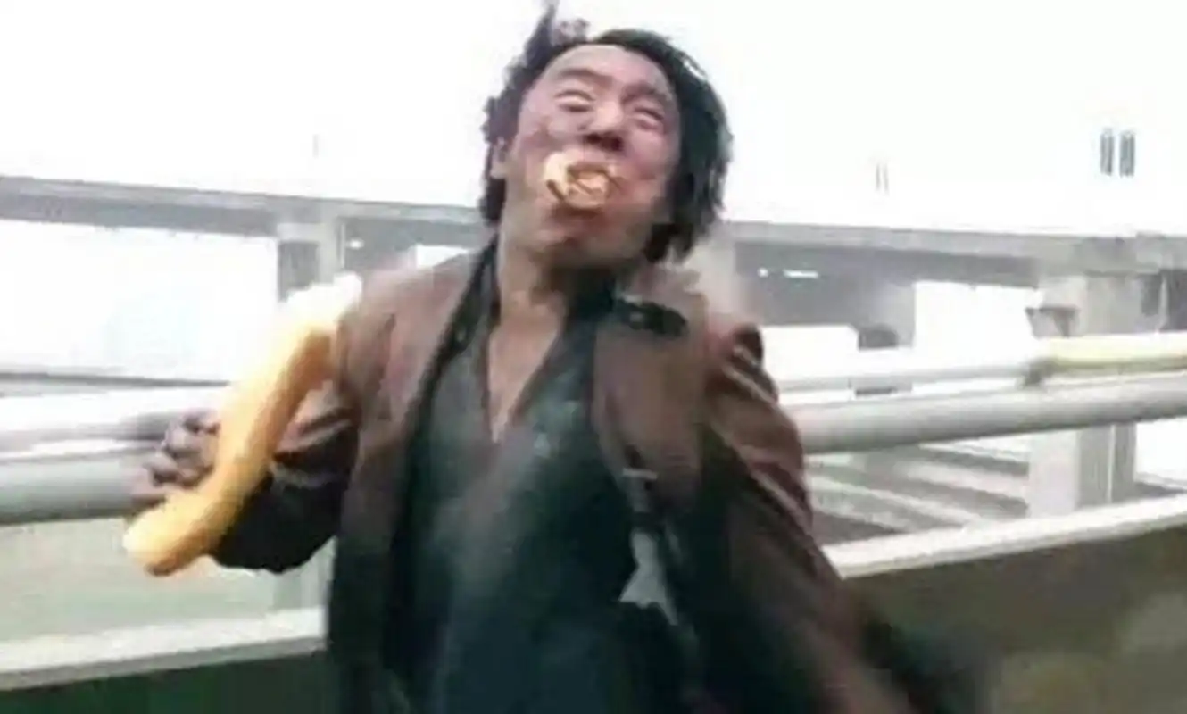 黄渤演的姜子牙,一个奔跑的动作,我仿佛看到了疯狂的石头里的黑皮.