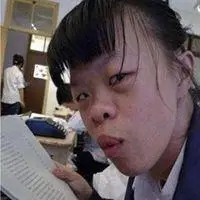 网上找个丑女图片头像【点击鼠标右键下载】
