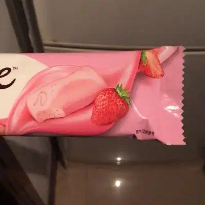 德芙(dove)草莓白巧克力 42g/袋装 休闲 零食