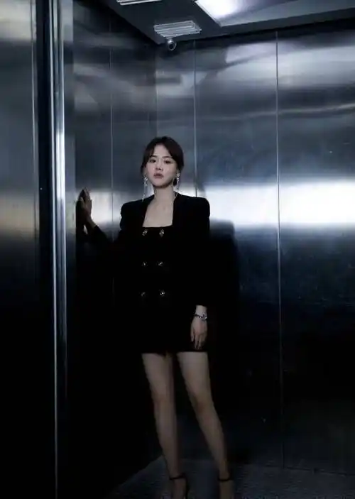 想要get夏日潮流搭配,马思纯亲身示范多种风格,总有一款是你的菜_线条