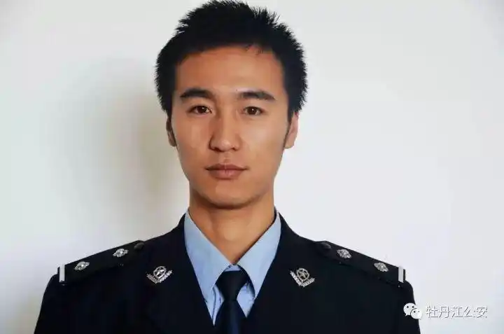 安全责任脱掉警服的蜀黍阿姨们都在干什么