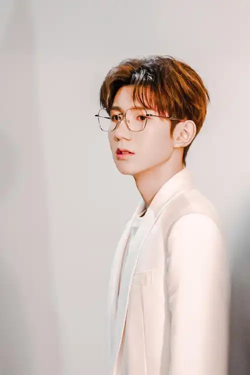 帕莎眼镜品牌代言人王源