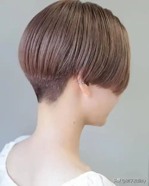 女人过了40岁,后脖铲短短发,利落清爽美美哒_女性_发型_生活