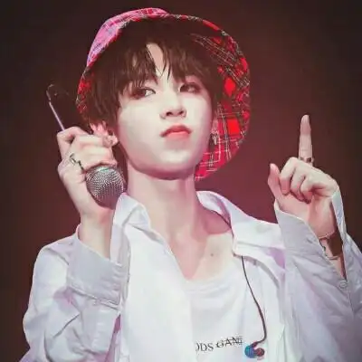 justin黄明昊头像