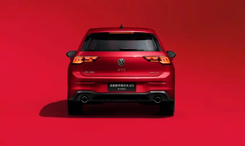 与时俱进,但不变的是"情怀"和"性能",试驾第八代高尔夫gti|智选车