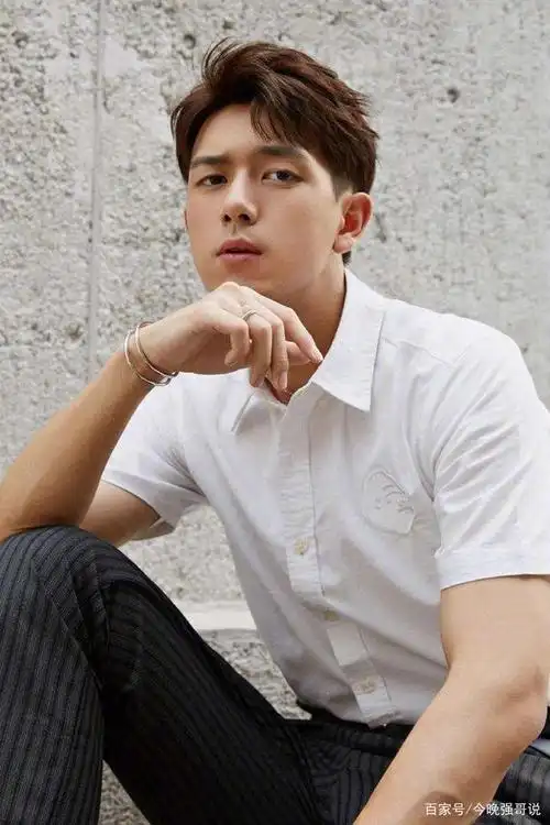 男星李现照片写真合集