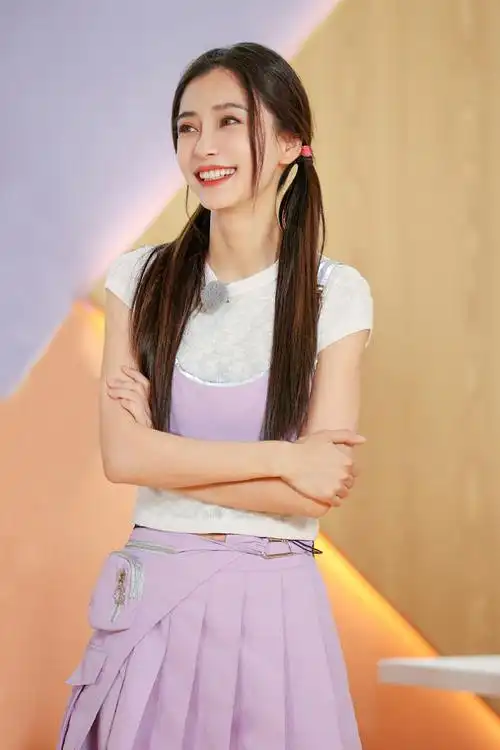 angelababy奔跑吧收官花絮照曝光扎双马尾靓丽可人