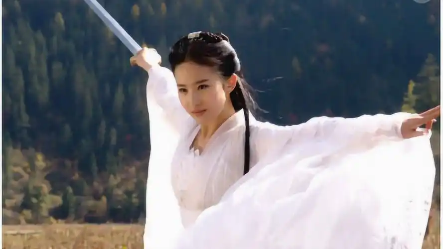 现在再听刘亦菲版的神雕侠侣片头曲会有不一样的感觉
