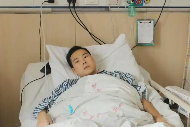 展开全部 我这边可以修住院照片,不过你要用来做什么?