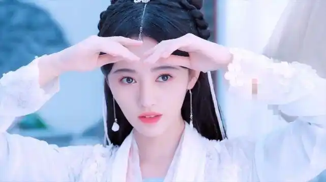 鞠婧祎版小龙女才是绝美只需要往那里一站就仙气飘飘惊艳众人