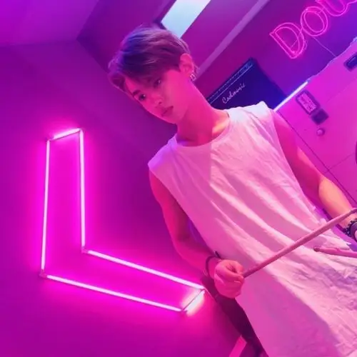 欲· 黄明昊 justin · 头像