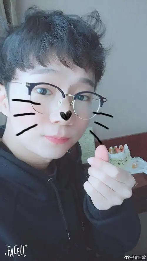 里为金配音第二个组组老师在凹凸世界里为雷狮配音第一个森中人老师