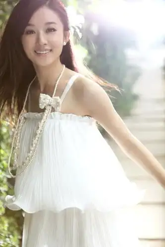 赵丽颖早期写真曝光身材凹凸有致可媲美柳岩