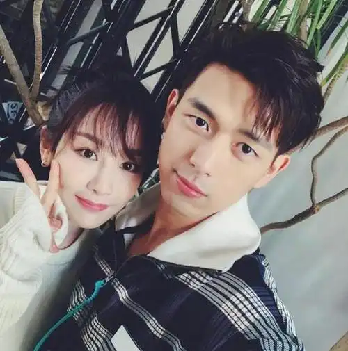 甜蜜祝福:杨紫31岁,李现宠爱连绵!