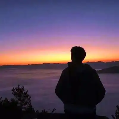 超火超好看的背影头像男生