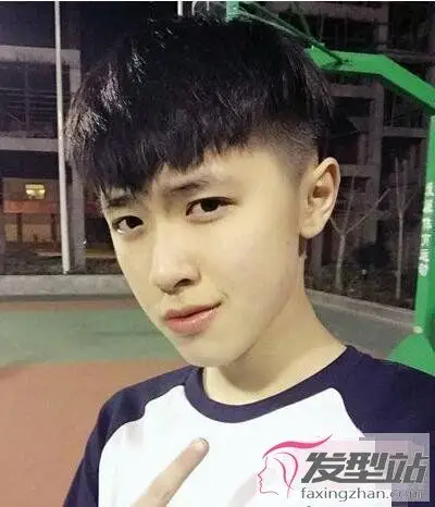 男生刘海发型两边剃掉 用刘海诠释帅气男人味