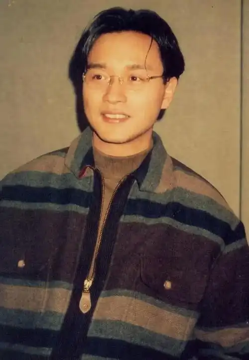 快手两位奇才模仿张国荣第一个模仿很到位第二个是来搞笑的吗