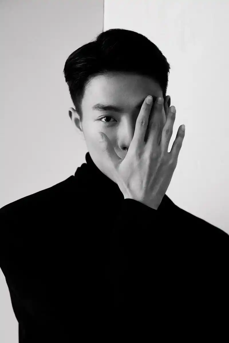 男士写真#185大帅哥 #男生写真 #黑色系 #肖像写真 # - 抖音
