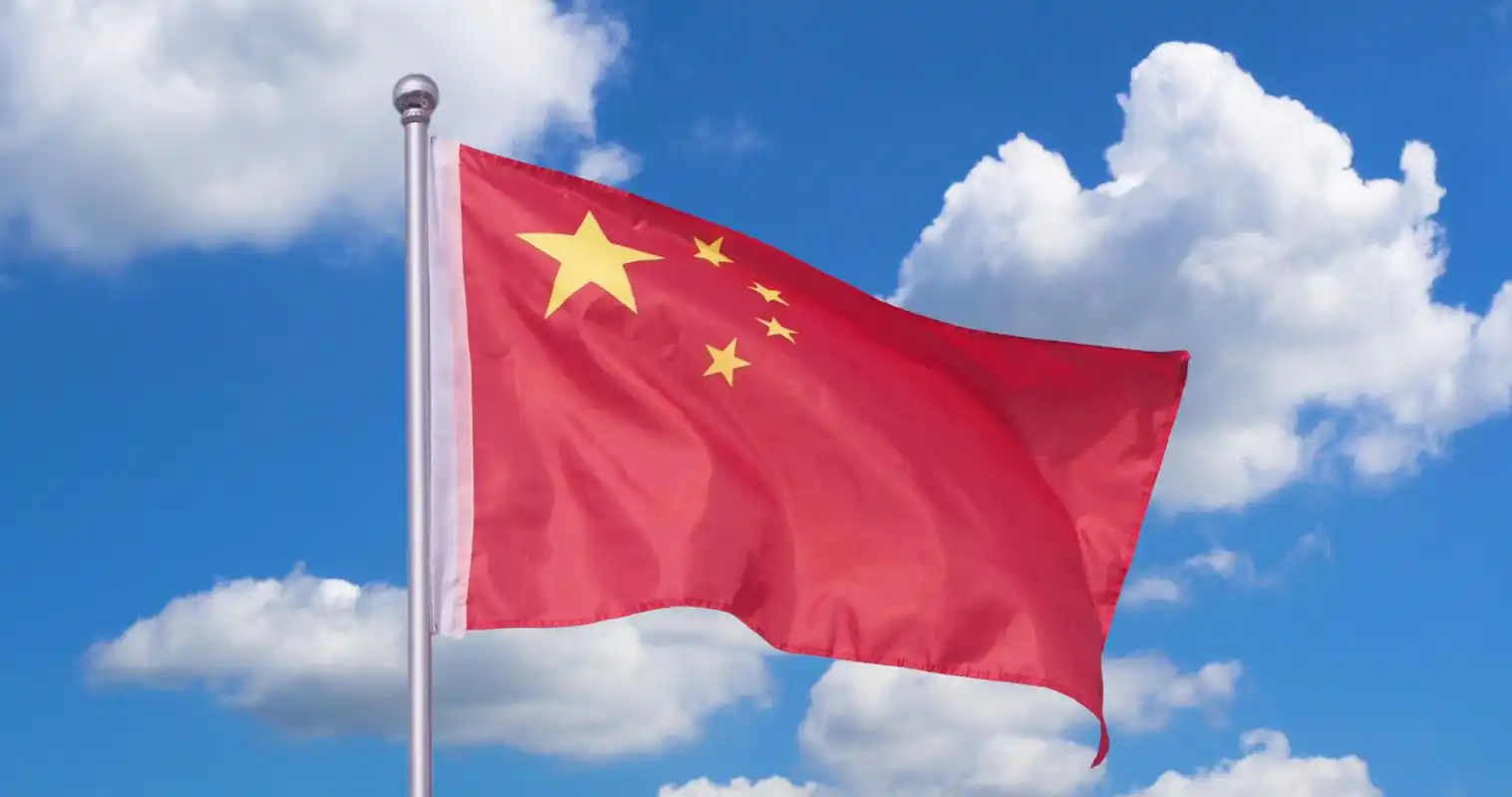 2k升格实拍五星红旗国旗迎风飘扬实拍素材