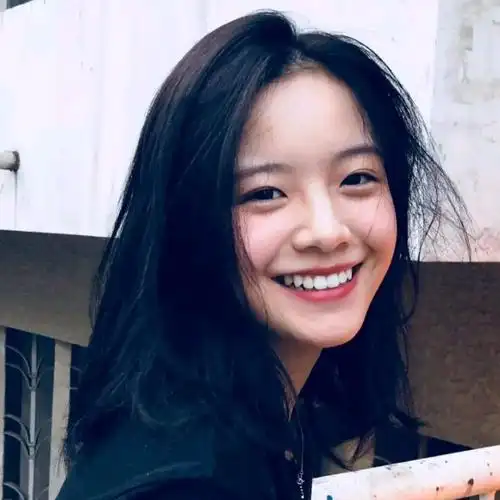 女生头像 李庚希