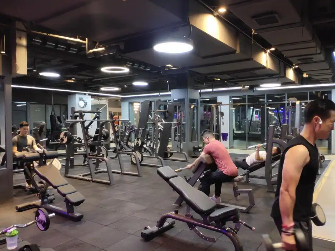 月费99元没有坐班私教智慧健身房你办卡吗