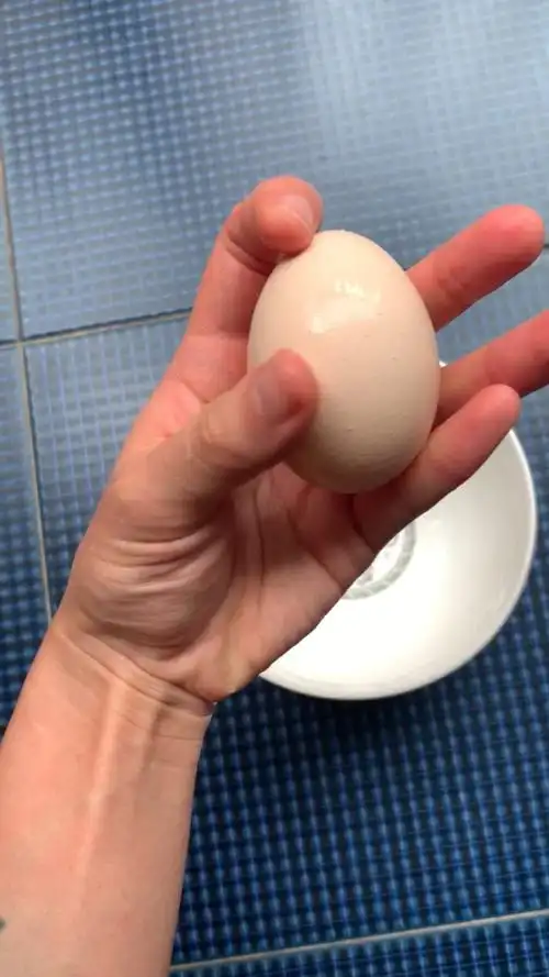 单手捏爆鸡蛋#今天试试单手捏鸡蛋,看到好多都是捏不开…结果捏爆的
