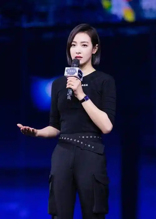 原创31岁宋茜变化真大剪齐肩短发嫩回19岁网友这衣服太会穿了