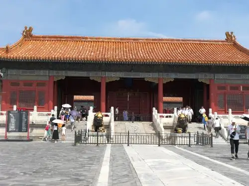 北京故宫是,中国明,清两代的皇家宫殿,旧称紫禁城,是中国古代宫廷建筑