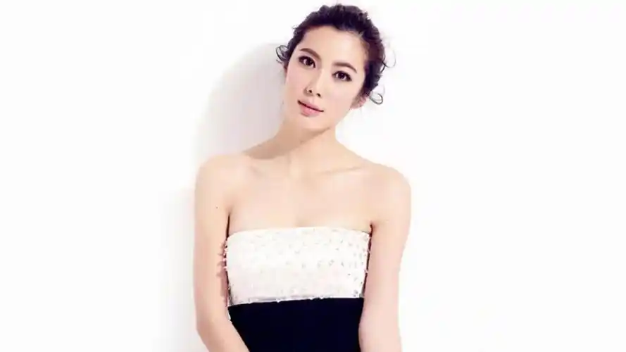 p>王珂,中国内地女演员,毕业于 a target="_blank" href="/item/上海