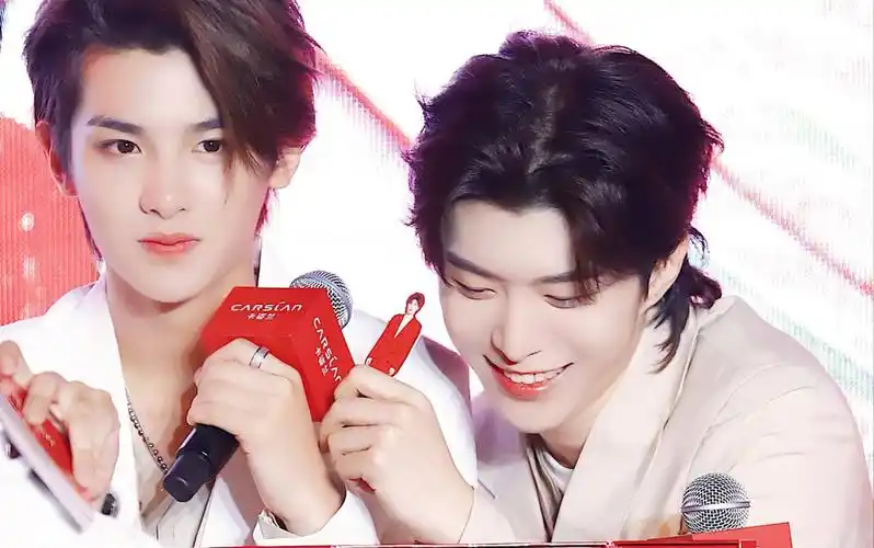 【皇权富贵】2018.10.31卡姿兰活动剪cut "俩人都要看镜头呀!