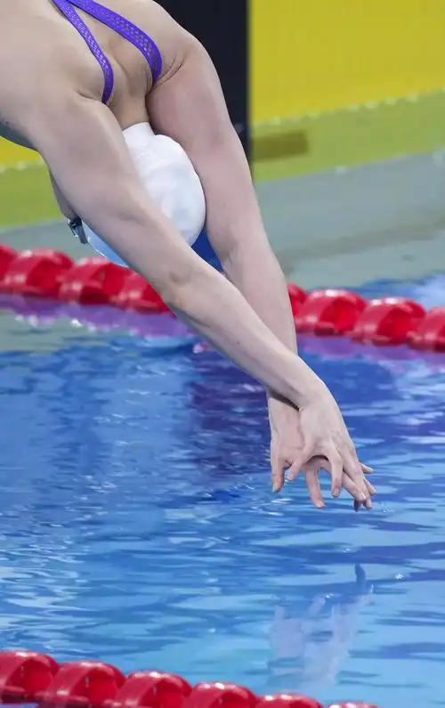 游泳——全国冠军赛:张雨霏晋级女子100米蝶泳半决赛