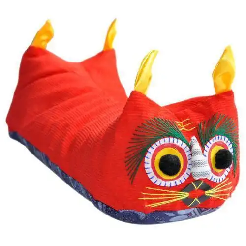 柜子里的虎头枕