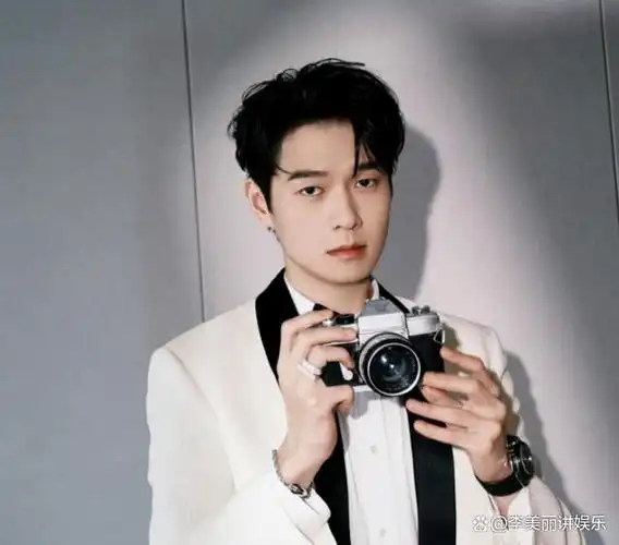 半年爆红娱乐圈这泼天的富贵魏大勋拿捏