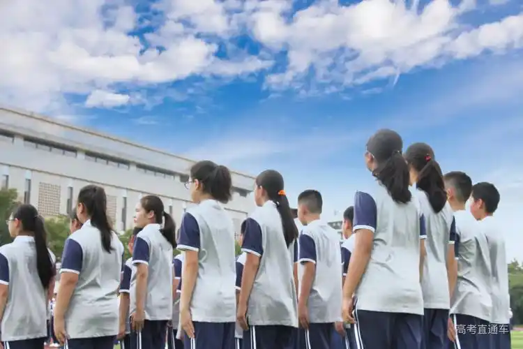 丑哭这才是中学校服最真实的样子偶像剧都是骗人的