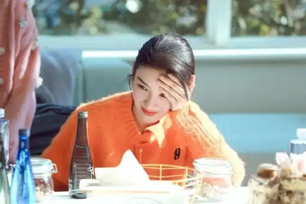 《怦然再心动》王子文黄奕约会画风迥异 白冰空肚约会喝太多茶