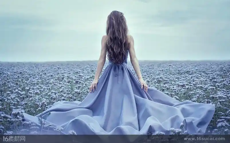 蓝色长裙女性背面摄影高清图片