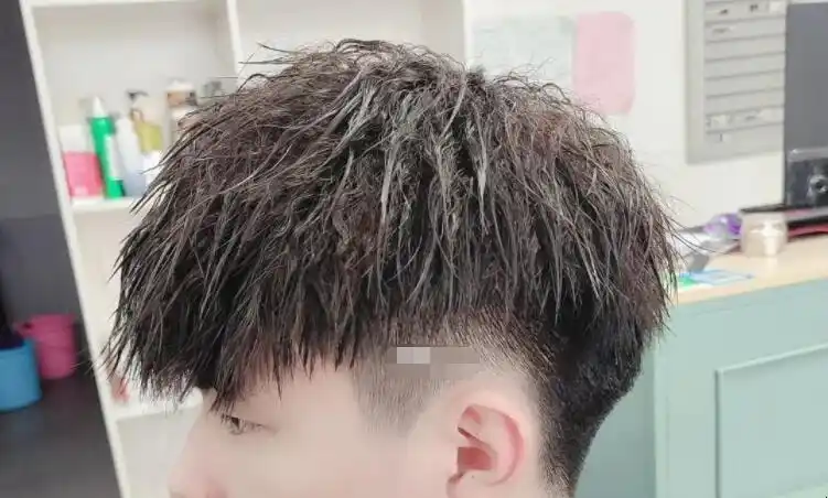 1效果:烟花烫简单一点说就是烫出来的头发效果就像烟花一样,很饱满